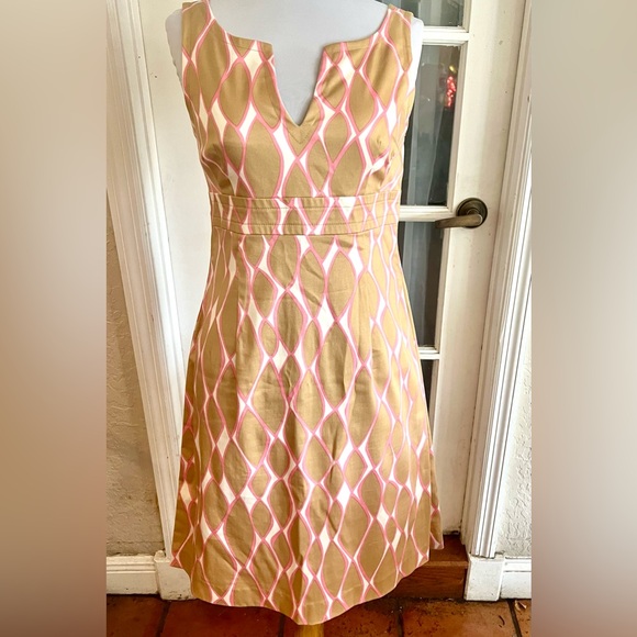 EUC Sz 6 Trina Turk Tan and Pink Sheath Dress - Picture 1 of 5
